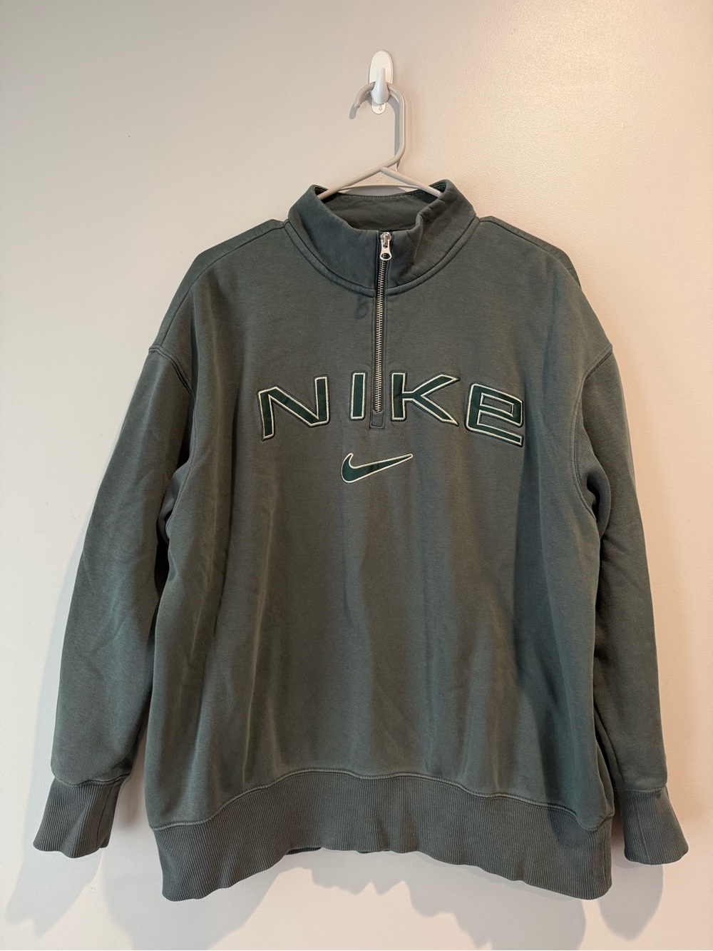 Women’s ’Nike’ Phoenix fleece sweater